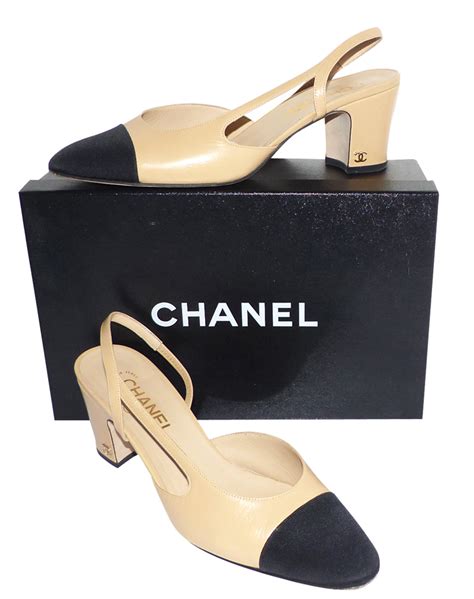 escarpins chanel beige et noiro mademoiselle chanel pas cher|Les escarpins Slingback de Chanel .